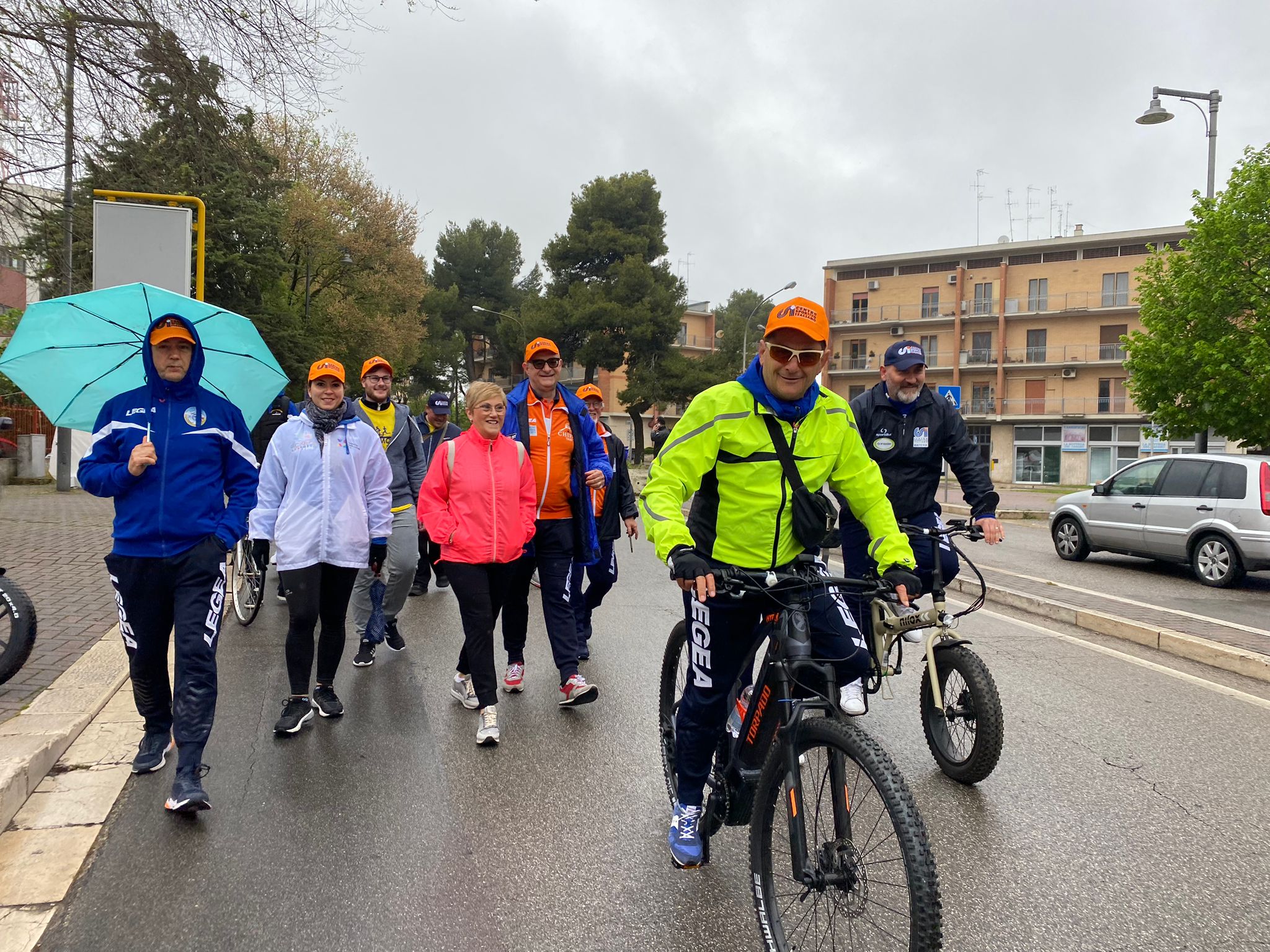 Al momento stai visualizzando LA CICLOPEDALATA “PARTI.AMO” UN SUCCESSO NONOSTANTE LA PIOGGIA